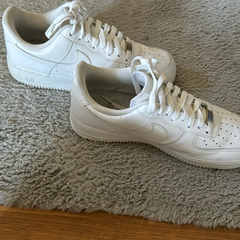 Air Force ones low rise size 9